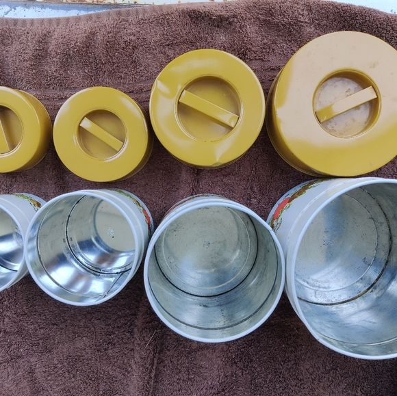 Vintage Mushroom Canisters - Picture 4 of 4